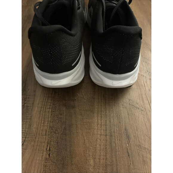 Athletic_Shoes
